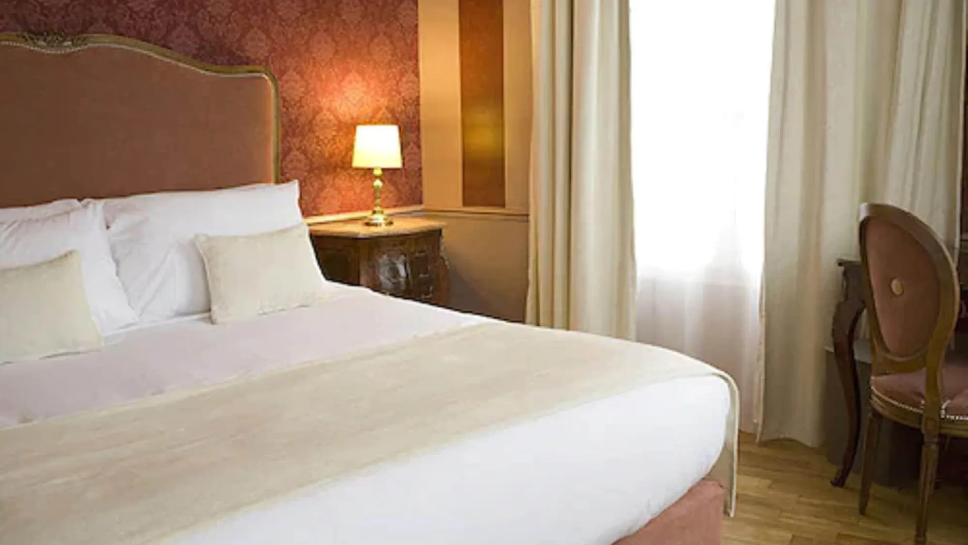 Hotel Eiffel Trocadero 4*